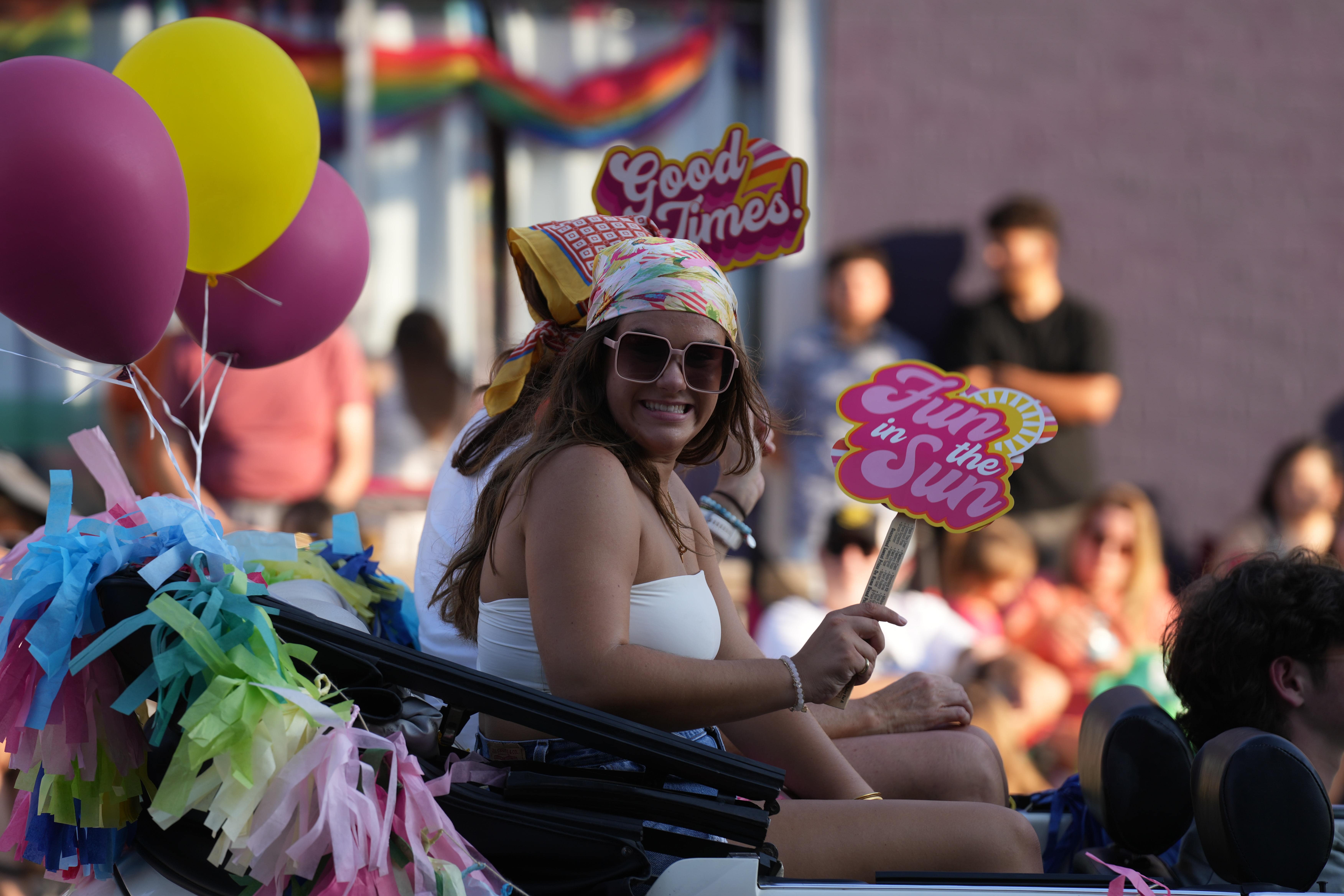 It's fun in the sun with this colorful float.