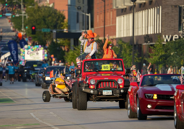 Clowns in car at the Iowa State Fair parade