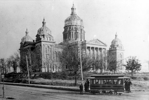 Streetcar Runs Past the Capitol 