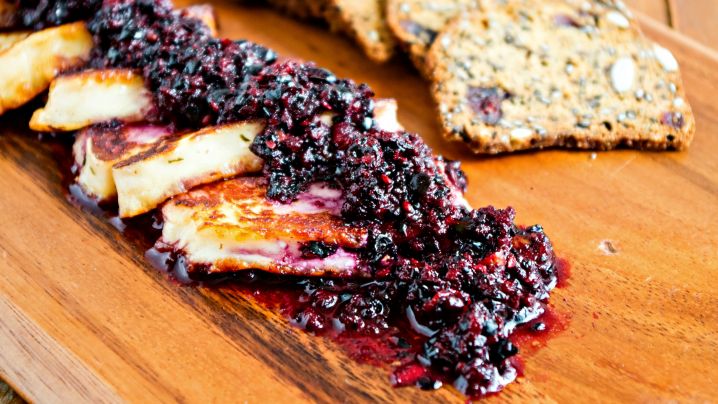 Fried Kasseri Cheese with Fermented Aronia Berry Relish