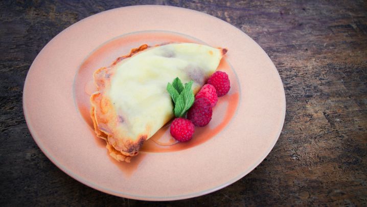 Honey Raspberry Crêpes Souffle 